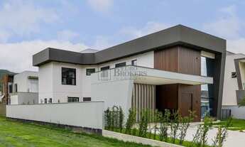 Imagem 4: Casa com 4 suítes e 4 vagas à venda no condomínio Caledônia em Camboriú/SC