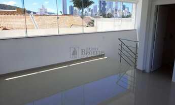 Imagem: Sobrado triplex no Centro de Balneário