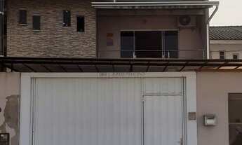 Imagem 2: Sobrado modelo triplex, mobiliado, localizado em Camboriú/SC