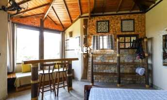 Imagem 6: Propriedade na zona urbana do vilarejo turístico Lapinha da Serra, cidade Santan