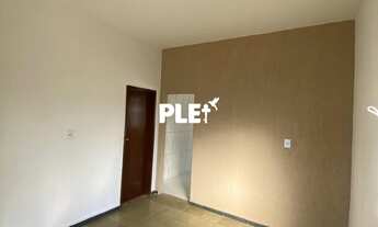 Imagem: Casa com Terreno Amplo à Venda  Bairro