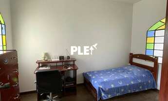 Imagem 4: Casa Duplex com 3 Quartos, 2 Banheiros e 2 Vagas – Centro da Cidade