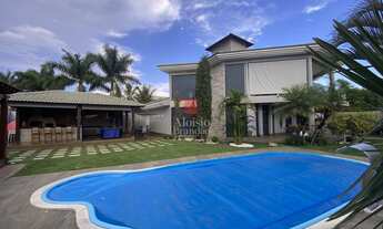 Imagem 3: Lindo sobrado com piscina, 03 suítes na parte inferior e 01 na superior