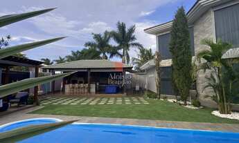 Imagem 6: Lindo sobrado com piscina, 03 suítes na parte inferior e 01 na superior