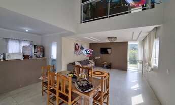 Imagem: Casa espaçosa em condomínio com 3 dormitórios