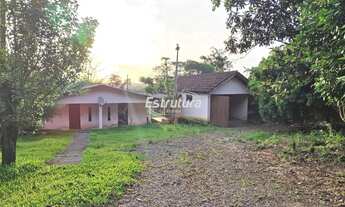 Imagem 1: Seu Refúgio em Boca do Monte: Casa e Pátio Amplo em Local Tranquilo