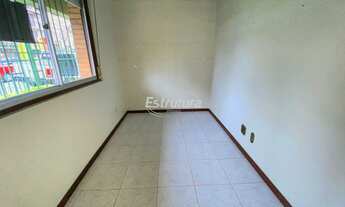 Imagem 3: Apartamento Térreo espaçoso, 3 quartos + dependência, garagem privativa para 2 c