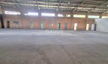 Imagem 7: Pavilhão amplo em Ótima Localização: 5 Salas, Cozinha e 2 Banheiros