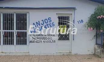 Imagem: Casa comercial com 4 quartos e um ambiente