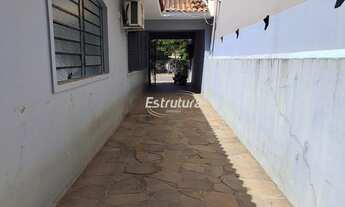 Imagem 3: Casa e Apartamento com Piscina: 3 Dormitórios, 1 Suíte e 1 Quarto