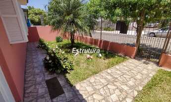 Imagem: Linda casa na Pinheiro Machado com três