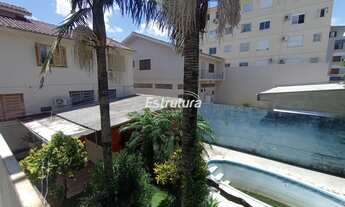 Imagem 2: Condomínio com comércio em funcionamento na Br 287 no Centro de Camobi