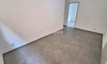 Imagem 2: Apartamento central de 2 dormitórios e dependência completa