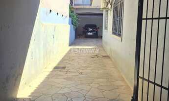 Imagem 4: Casa e Apartamento com Piscina: 3 Dormitórios, 1 Suíte e 1 Quarto