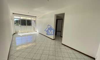 Imagem 3: Apartamento com 1 Suíte e 2 Quartos, Sacada, Elevador, no Centro!