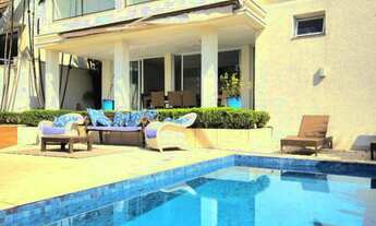 Imagem: Casa a venda com 525m² de área construída