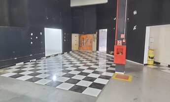 Imagem 2: Galpão com localização privilegiada na via das concessionárias de Alphaville!