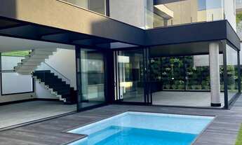 Imagem: Casa a venda com 546,60m² de área construída!