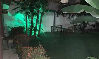 Imagem 3: Casa Solta à Venda no Calhau – 815m² com Piscina, Jacuzzi e Energia Solar