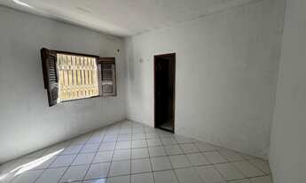 Imagem 4: Casa Nascente com 2 Vagas e Espaço para Ampliar – 200m² de terreno