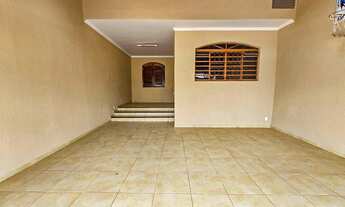 Imagem: Casa Espaçosa com 3 Dormitórios, Suíte