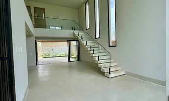 Imagem 4: Sobrado Alto Padrão com 3 Suítes, Acabamento Luxuoso – Jardins Bolonha