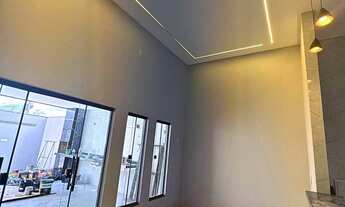 Imagem 2: Casa com Pé-direito Alto e Excelente Acabamento Próxima ao Atacadão Costa