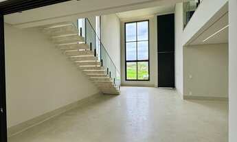 Imagem 7: Sobrado Alto Padrão com 3 Suítes, Acabamento Luxuoso – Jardins Bolonha