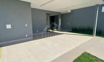 Imagem 3: Casa de Alto Padrão com 4 Suítes e Piscina – Bairro das Indústrias - com piscina