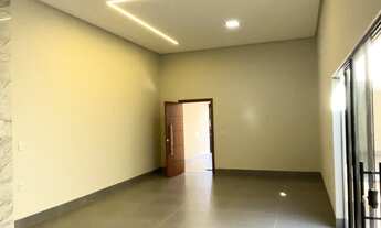 Imagem 2: Casa de alto padrão com piscina e varanda gourmet no Residencial Ravena