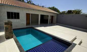 Imagem 2: Casa Alto Padrão com Piscina e Área Gourmet Completa