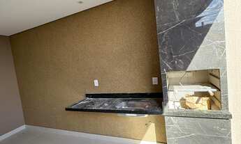 Imagem 3: Casa Moderna no Residencial Hebron – Pé Direito Alto e Área Gourmet