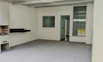 Imagem 2: Casa Nova 3Q com Suíte, Pé-Direito Duplo e Churrasqueira – Flor do Ipê