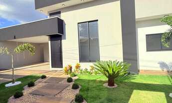 Imagem: Casa de alto padrão com 3 suítes e piscina