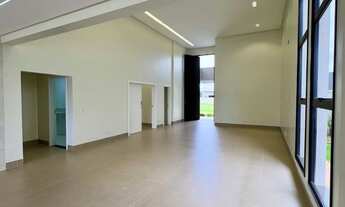 Imagem 3: Casa de luxo com 4 suítes, piscina e acabamento premium no Portal do Sol Green