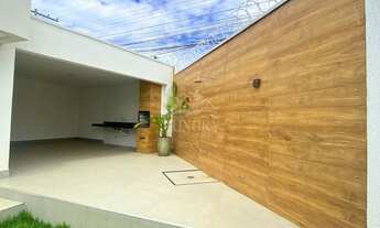 Imagem 5: Linda casa com 3 quartos, piscina e localização privilegiada em Senador Canedo