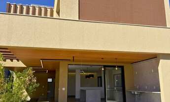 Imagem 2: Sobrado de alto padrão no Jardins Porto – 3 suítes, piscina e lazer completo