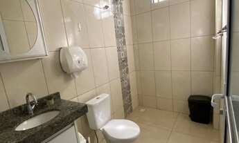 Imagem 7: Sala comercial para locação com ar-condicionado e móveis planejados