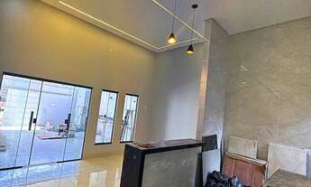 Imagem: Casa com Pé-direito Alto e Excelente Acabamento