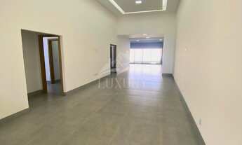 Imagem 7: Casa de Alto Padrão com 4 Suítes e Piscina – Bairro das Indústrias - com piscina