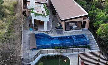 Imagem: Casa de Alto Padrão com 4 Suítes, Piscina