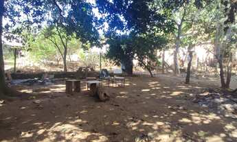 Imagem: Chácara com 6.560 m² e casa simples de