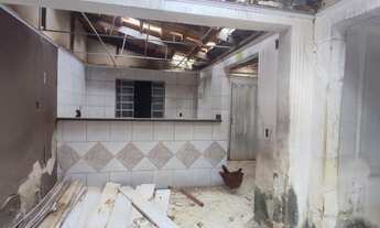 Imagem 2: Venda: 2 lotes juntos com construção, 500m², próximo à Faculdade Padrão