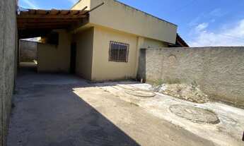 Imagem: Casa com 2 quartos e garagem para 2 carros