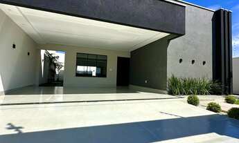 Imagem: Linda Casa Térrea com Fachada Imponente