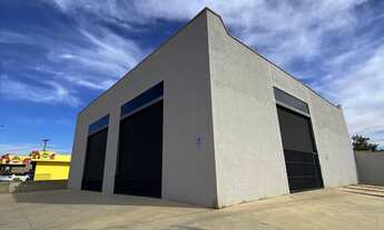 Imagem: GALPÃO DE ESQUINA - 3 PORTAS AUTOMATICAS