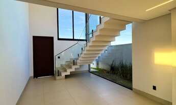 Imagem 4: Mansão de Luxo com Piscina e Automação – Jardins Capri / Senador Canedo – GO