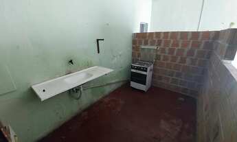 Imagem 7: LJ2227) Um box medindo 50m² localizado no bairro Franciscanos