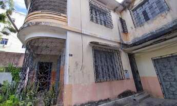 Imagem: Uma casa duplex medindo 760,5m², localizada