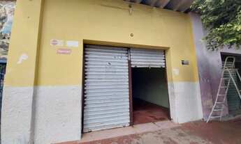 Imagem: LJ2227) Um box medindo 50m² localizado